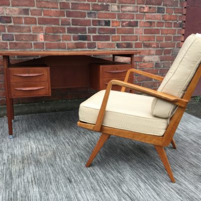 Teakholz Schreibtisch „Herr von Bülow“
