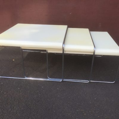 Couchtisch „White Trio“